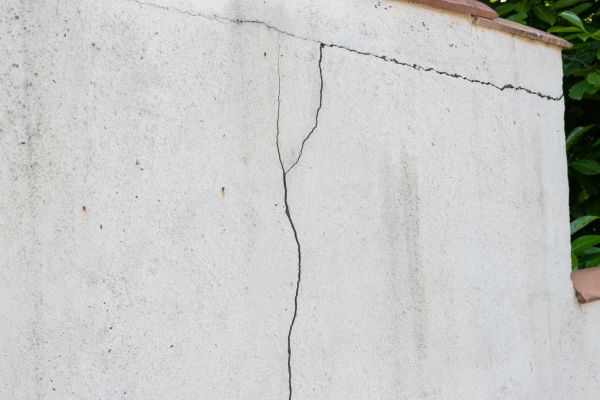 Foundation Crack Patching in Sterling Heights
